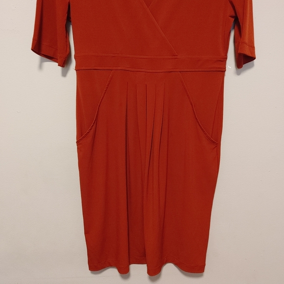 Banana Republic Dark Wine Red Stretchy V Neck Dress Front Pockets, Sz M - Picture 3 of 9